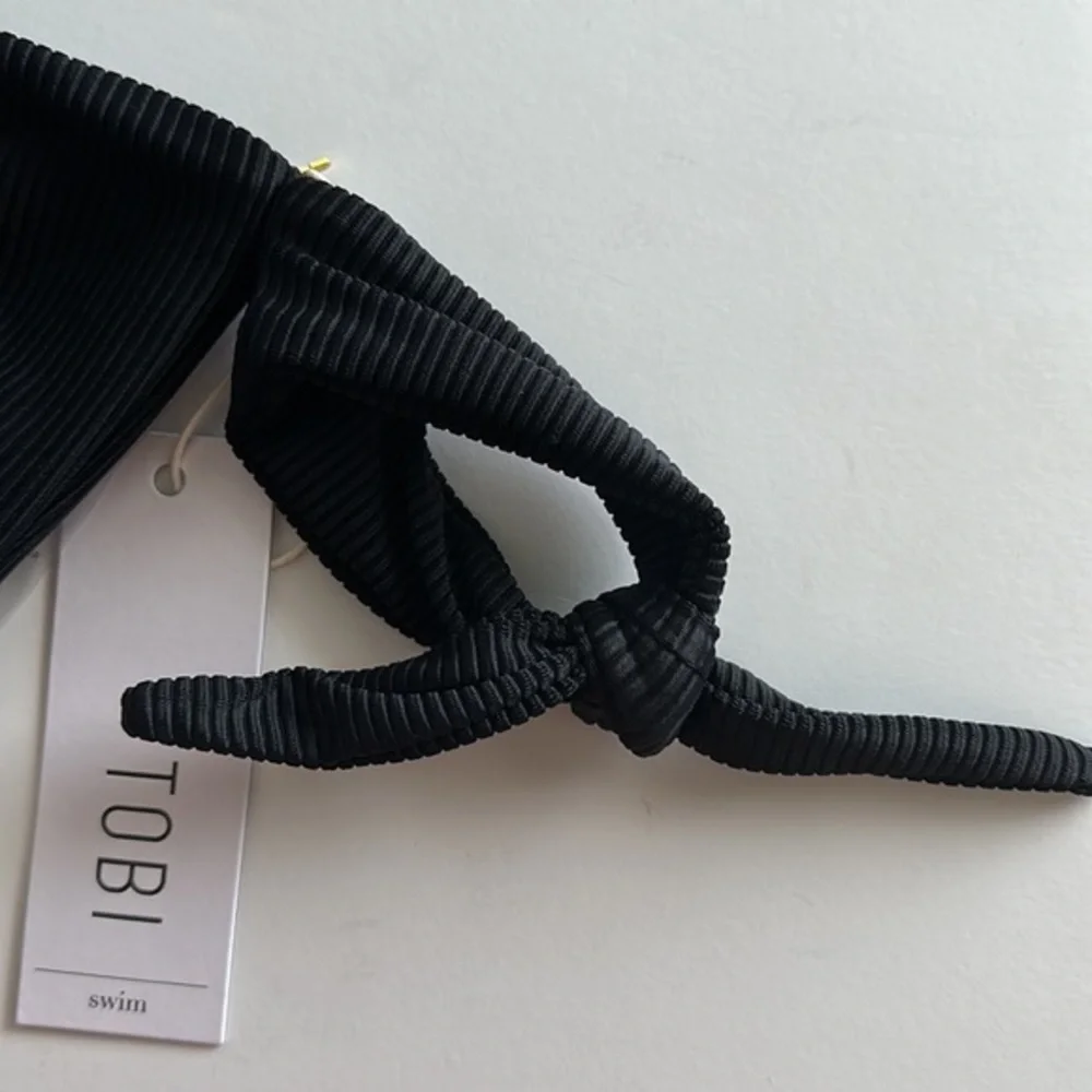 TOBI swim bikini top Black‎ off the shoulder front knot tie size Medium NWT